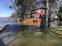 Inondations : sable en place