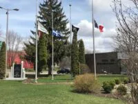 Décès de Régis Lévesque – mise en berne des drapeaux