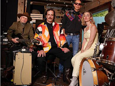 Mentana Les Frolics | au Moulin Michel